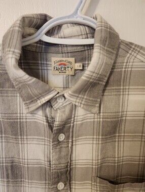 Men's Faherty Button Down Size Large